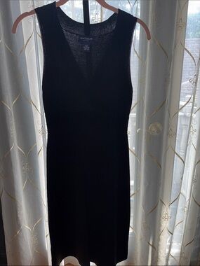 Ann Taylor Black Sleeveless Knit Sheath Dress - Classic V-Neck